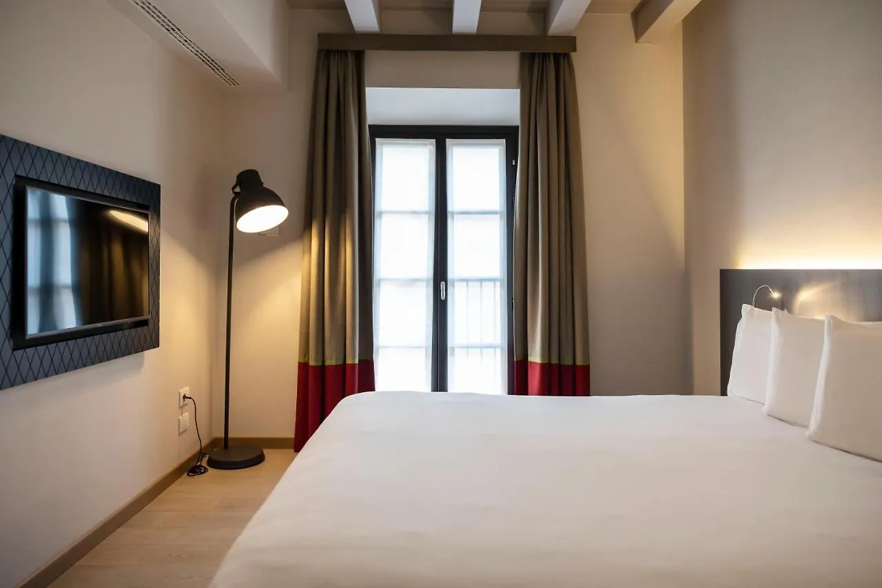 Savona 18 Suites Milán 4*,