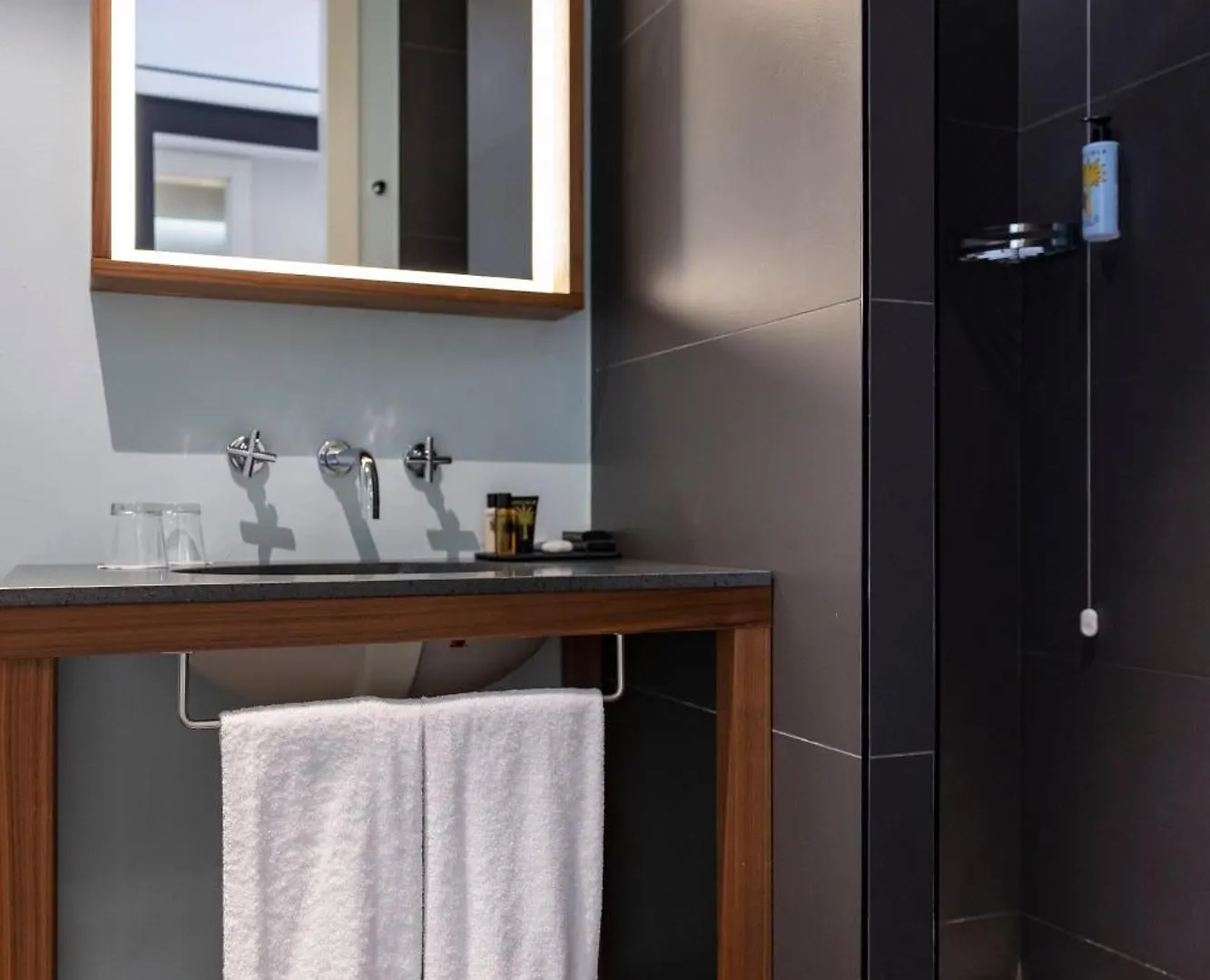 Savona 18 Suites Milán 4*,  Italia